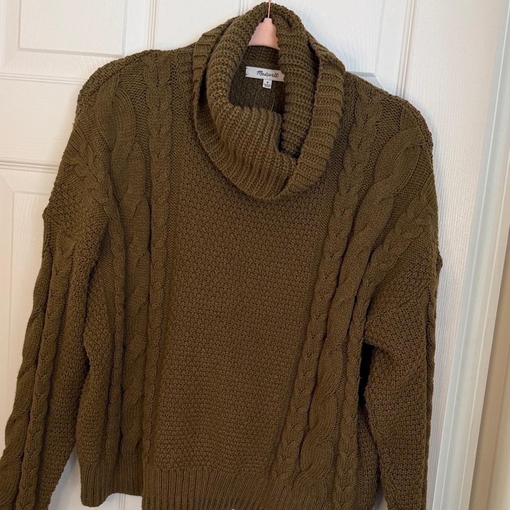 NWT Madewell Cable Turtleneck Sweater in Olive 🫒 size Medium